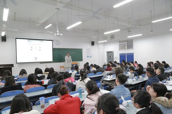 bat365平台官网召开考研学生慰问会